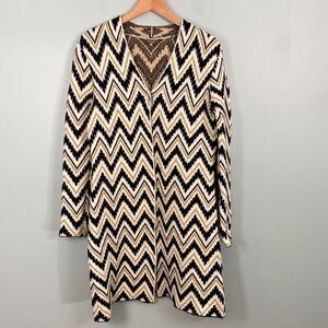 J McLaughlin Chevron Cardigan Sweater Duster Womens Medium Beige Black Cozy